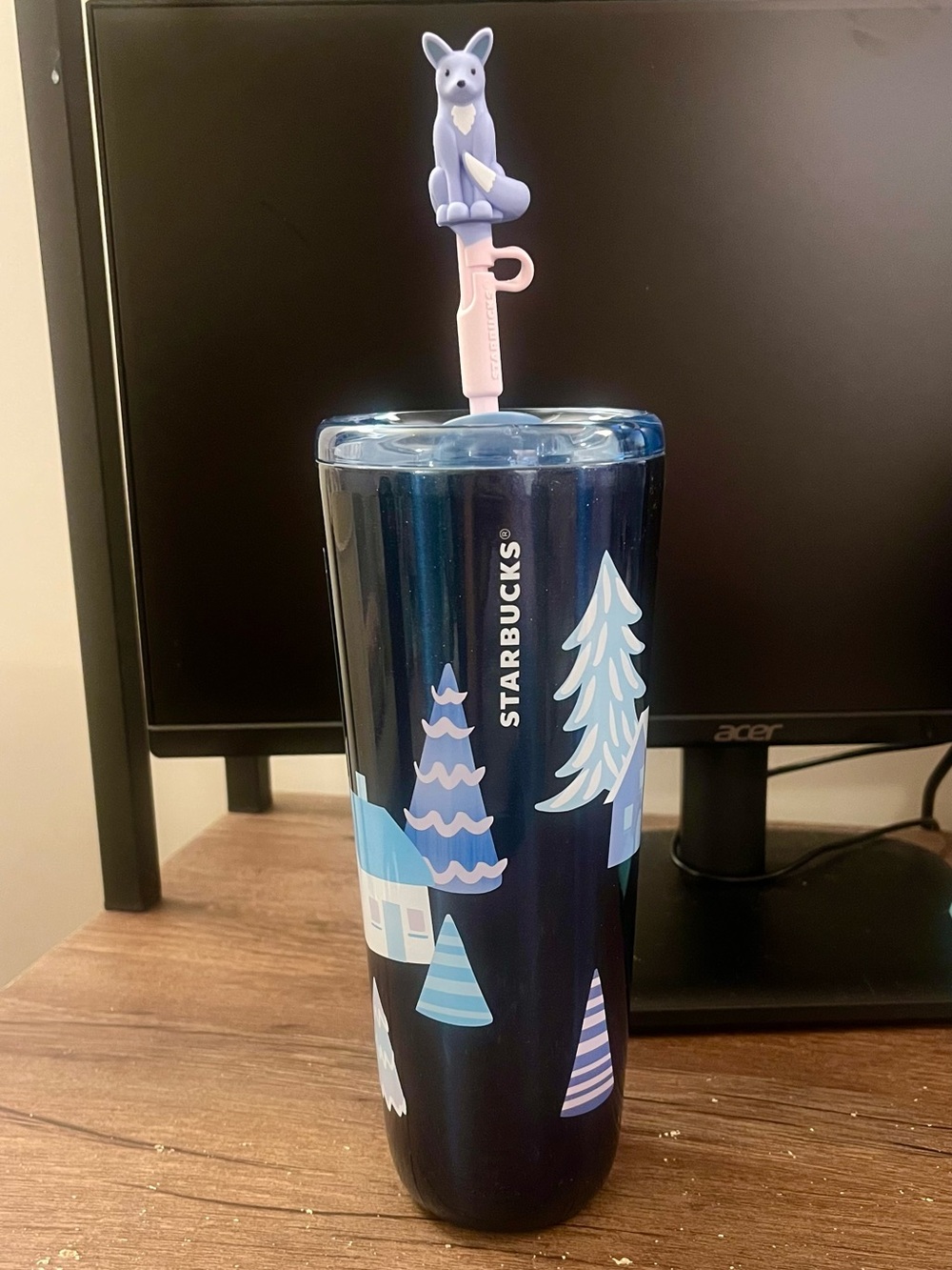 Starbucks Winter Forest Glittery Blue Cold Cup w/ fox straw topper (24oz) BNWT